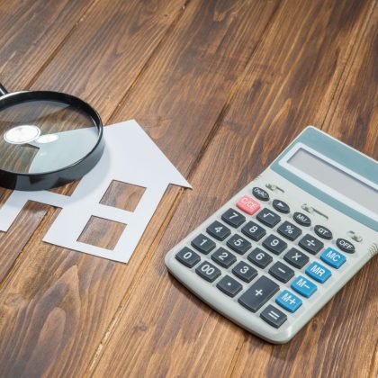 Kup dom Kalkulator obliczeń hipotecznych z wyszukiwaniem za pomocą lupy