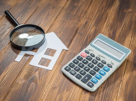 Kup dom Kalkulator obliczeń hipotecznych z wyszukiwaniem za pomocą lupy