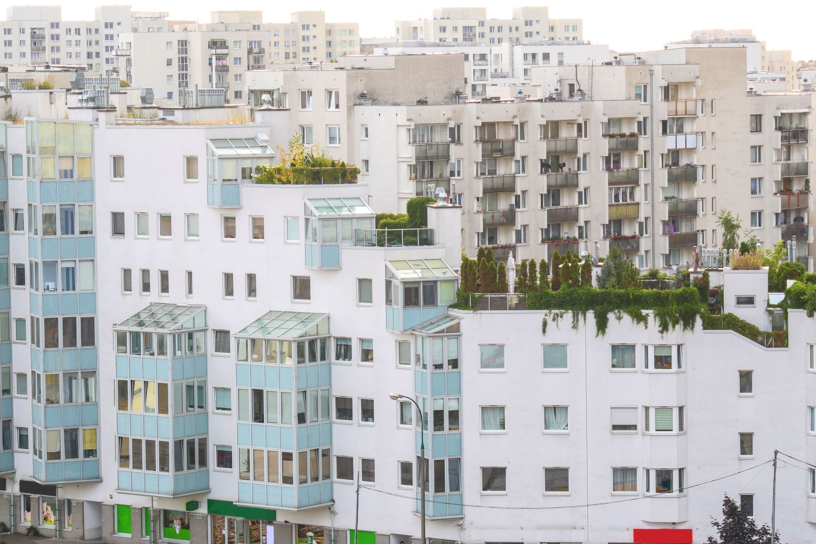 Bloki mieszkalne dzielnicy mieszkaniowej w Warszawie