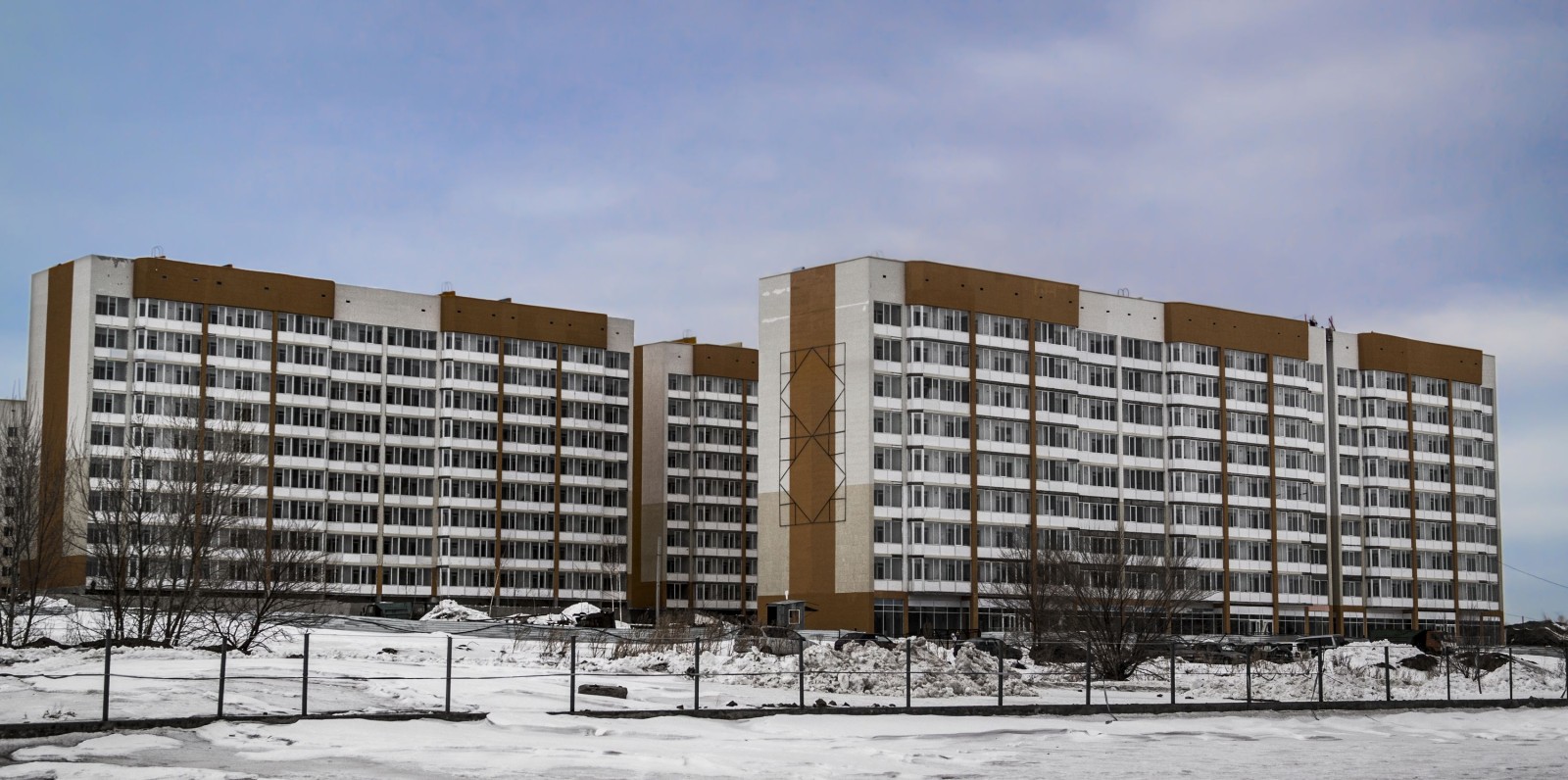 Budynki mieszkalne, mieszkania socjalne, apartamenty, osiedle mieszkaniowe, kompleks mieszkaniowy, nowoczesne budynki